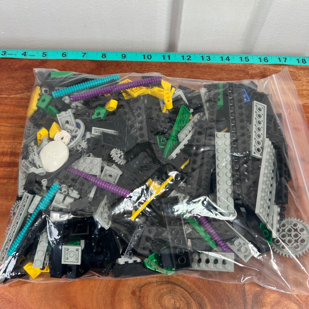 LEGO Technic Mixed Bulk Lot Gears Axles Connectors Beams Assorted Parts 1lb+